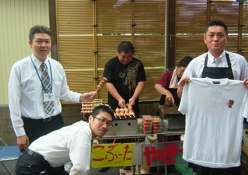 営業スタッフ集合写真
